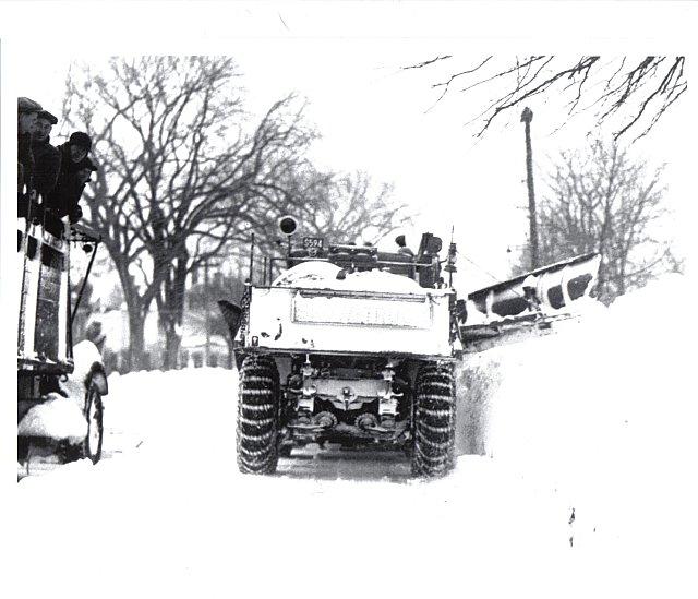 http://www.badgoat.net/Old Snow Plow Equipment/Trucks/Walter 100 Traction/Mass DPW Snowfighters/GW640H549-2.jpg